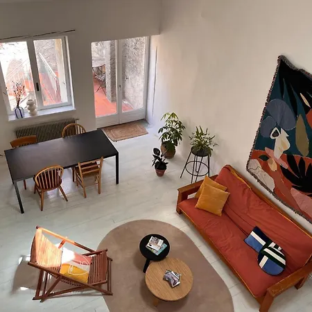 Bed & Breakfast La Maison Siranaise *
